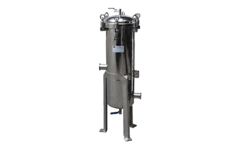 Side inlet bag filter housing
